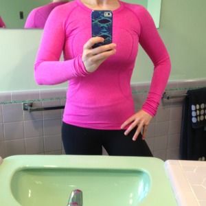 Hot pink lululemon wik away fitted shirt