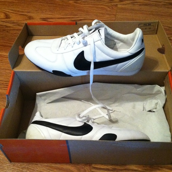 Nike Sprint Sister leather shoes