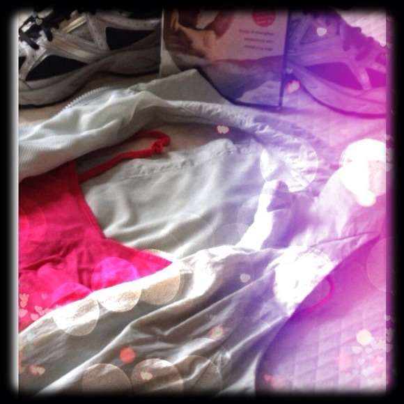CLOSING SALE Gap Body Jacket-Fitness/Rain - Picture 4 of 4