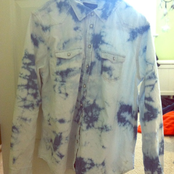 Acid washed American eagle button down