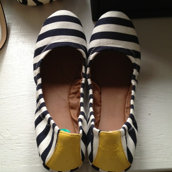 Lucky Brand flats