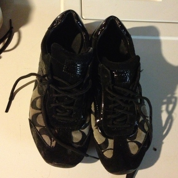 Authentic coach shoes pre owned