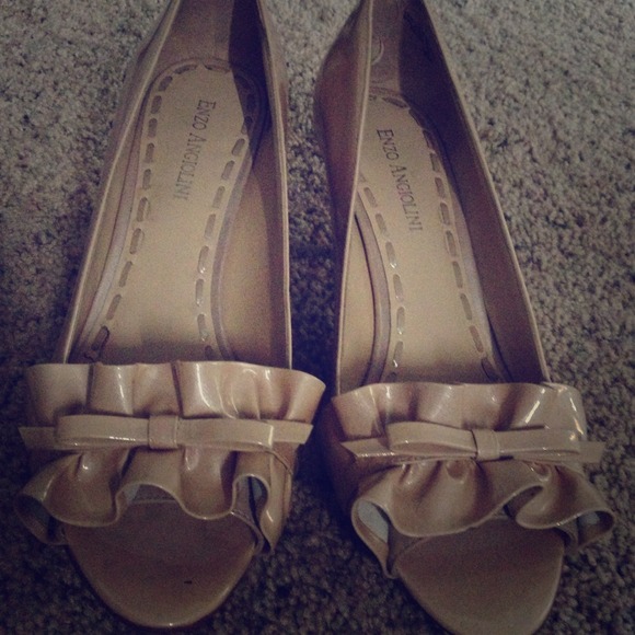 Cute ruffled heels