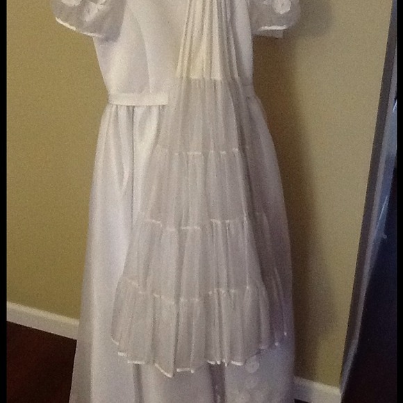 Jr.. bridesmaid. Dress size 14. - Picture 4 of 4