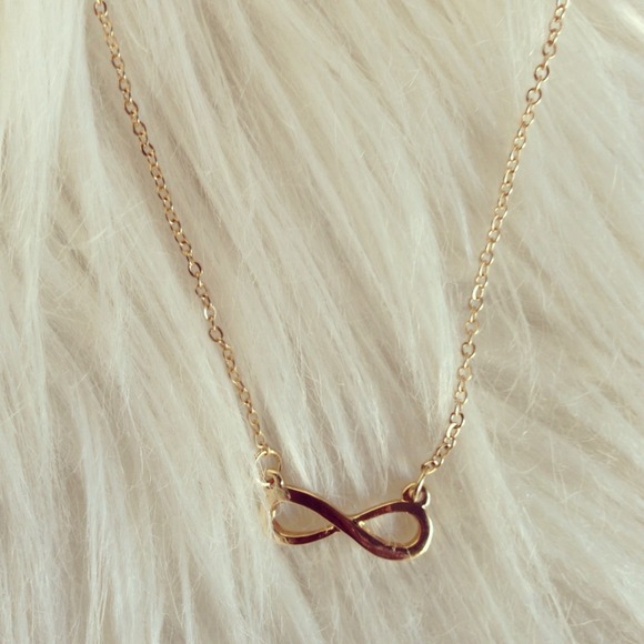 Jewelry - Infinity pendant necklace - gold