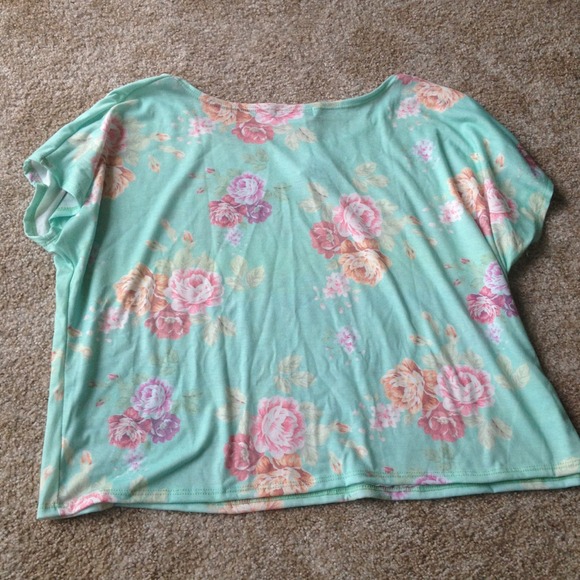 👕Floral Mint Crop Top Shirt👕 - Picture 4 of 4