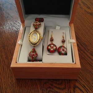 Gruen bracelet watch and earrings set
