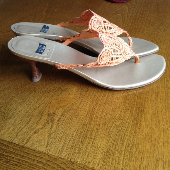 Stuart Weitzman Summer Heels! - Picture 3 of 4