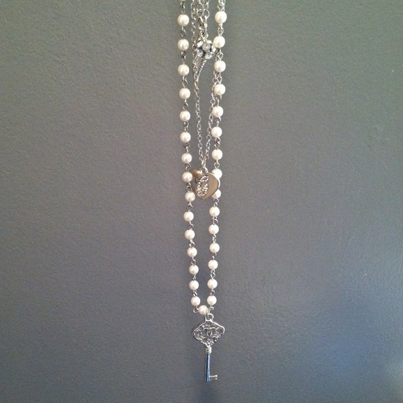 Guess three-strand pearl charm necklace ON HOLD