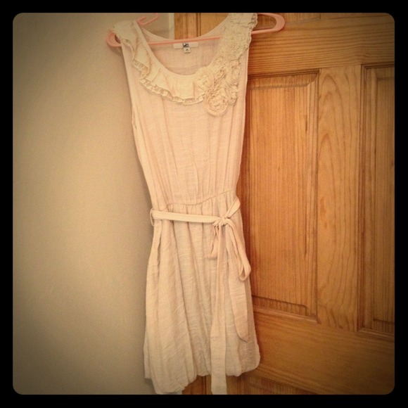 Natural sleeveless dress