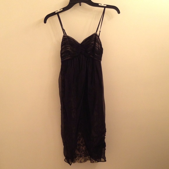 Alice + Olivia Layer Lace Dress - Picture 2 of 3