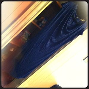 Dark blue neck drop dress.