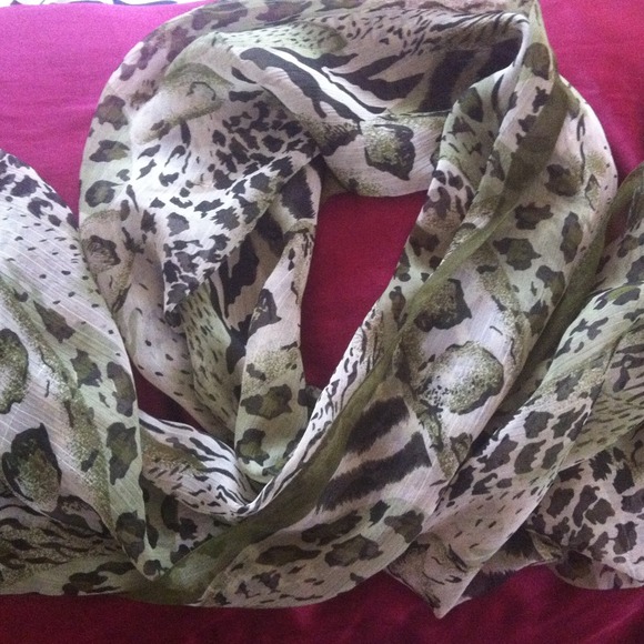 Gifted-Scarf