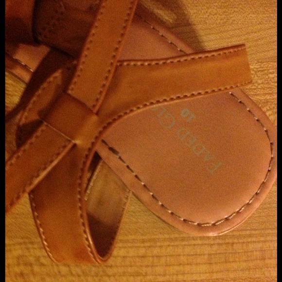 Sandals - Picture 2 of 3