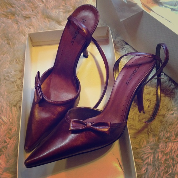 BCBGGirls pearl magenta heels with bow!