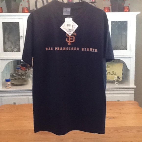 💰💰💰SOLD💰💰💰.   San Francisco Giants black T