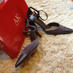 Anne Klein purple suede heels