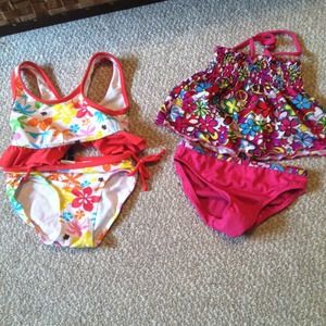 ❌SOLD❌Little girls bathing suit bundle
