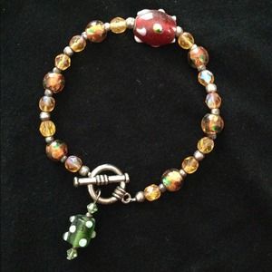 Glass bead bracelet