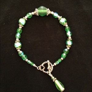 Glass bead bracelet
