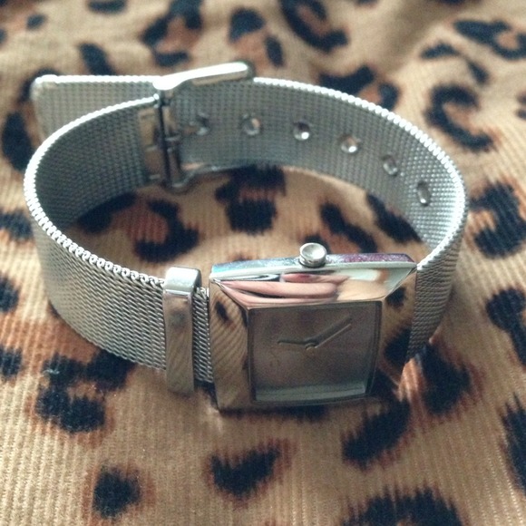 🔴SOLD🔴 DKNY Watch - Picture 2 of 4