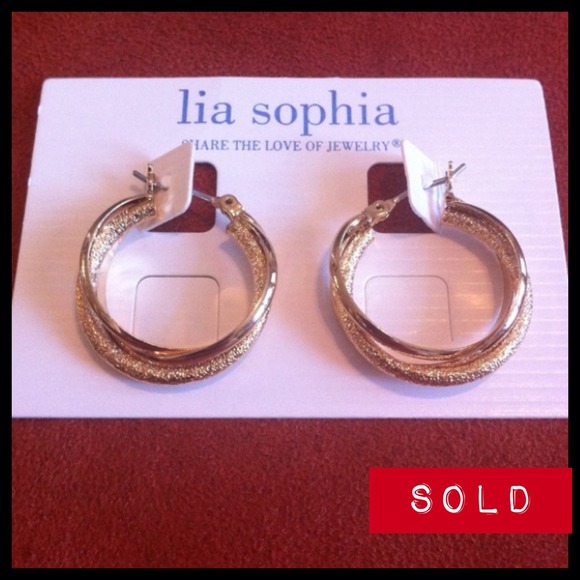 🔴SOLD🔴Lia Sophia earrings! 🌟BRAND NEW!!!