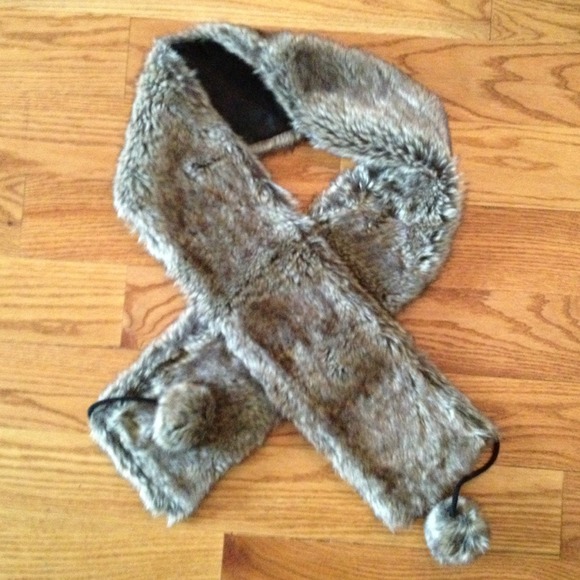 Cute Scarf / Faux fur
