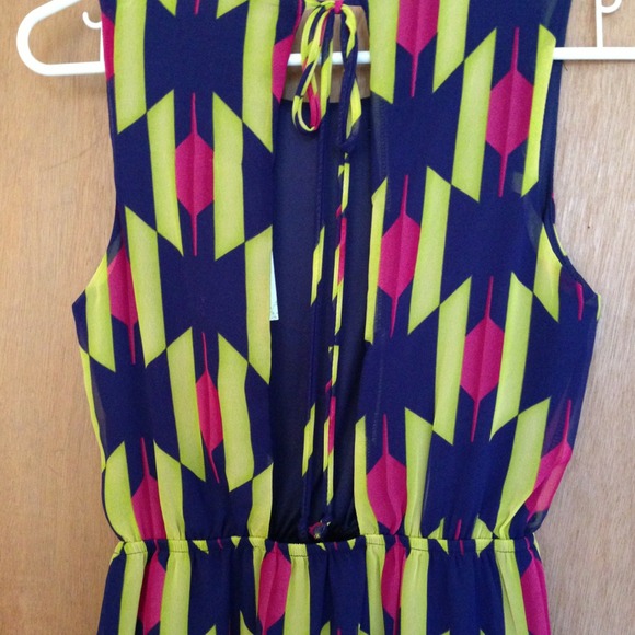 🚫SOLD🚫 Geo Print Dress - Picture 2 of 3