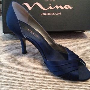 Brand new Navy satin pumps