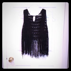 🚫SOLD🚫NWOT Crochet fringe vest