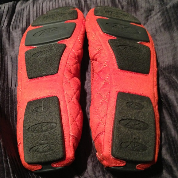 SOLD Orange flats, never worn! - Picture 4 of 4