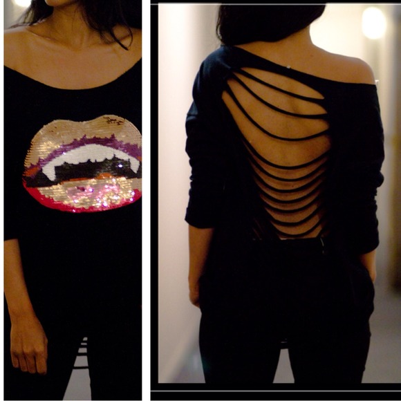 Sweaters - Sequined lip sweatshirt - small ( last piece )