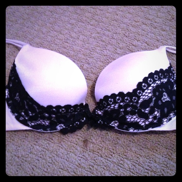 SOLD Very sexy push-up Victorias Secret bra