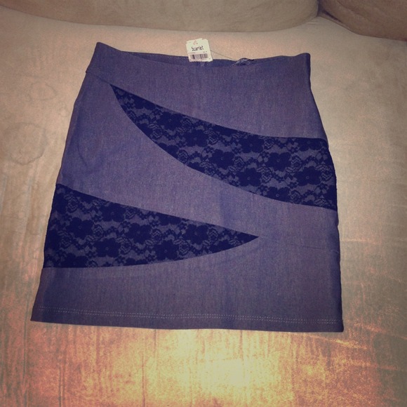 Skirt!! 😍😍😍 and Steve Madden purse!