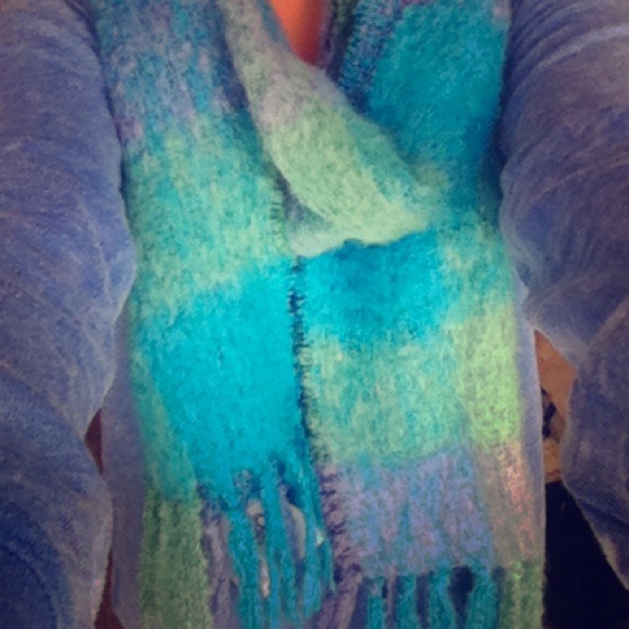 multicolored scarf