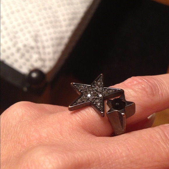 Trendy 2 Star ring - Picture 2 of 2