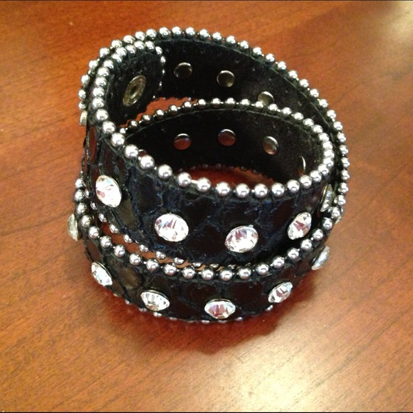 ❌SOLD❌🐍Leather Wrap Bracelet with rhinestones🐍