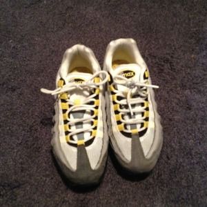 Women's Nike Airmax in grey and yellow