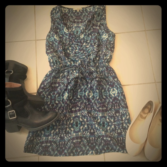 **SOLD**Cute dress with a fun print, M,