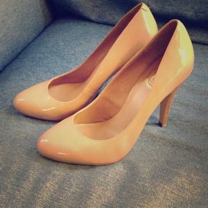 Jessica Simpson VENUS heels stilettos pumps NUDE