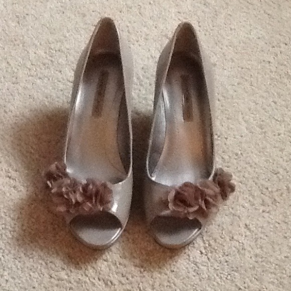 Beige 3 inch heals. Brand new. Never worn. - Picture 1 of 4