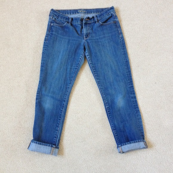 **SOLD!**Capri jeans