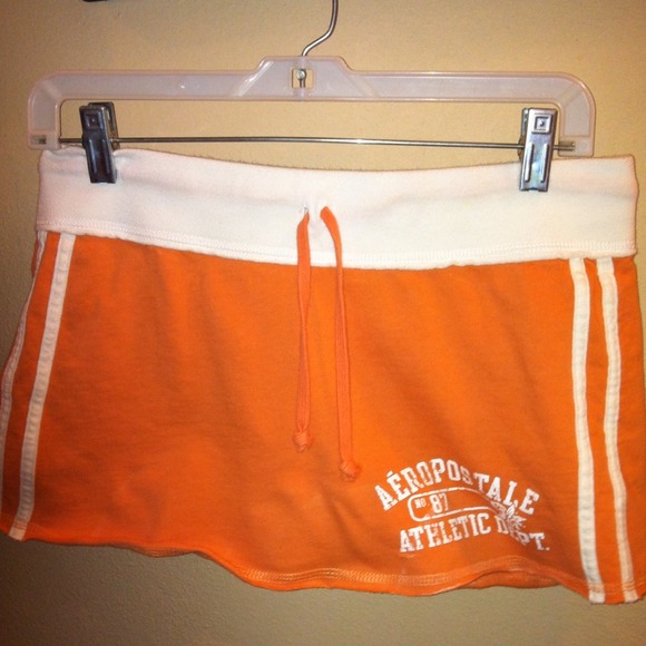 🔴SOLD IN BUNDLE OF 8 TO @cleegarcia🔴AERO SKIRT