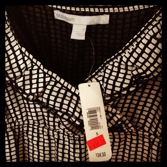 GIFTED!! NWT Old Navy Dress - Picture 2 of 2