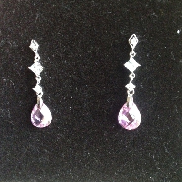 Jewelry - Cubic zirconia dangle earrings