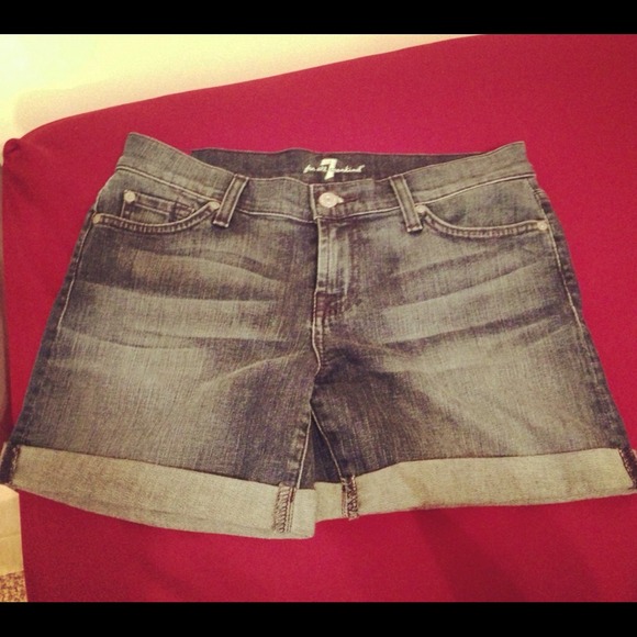 🌟REDUCED🌟7 for all mankind shorts