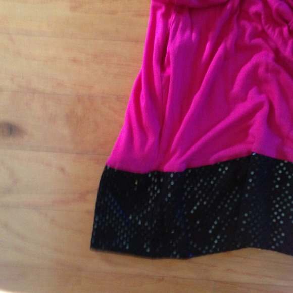 SOLD Express hot pink dress with black sequin - Picture 2 of 4