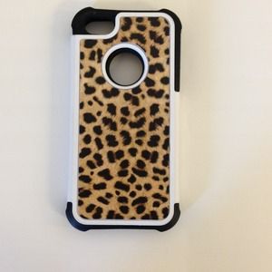 Cheetah print IPhone 5 otterbox hybrid case