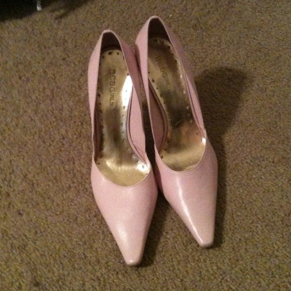 Reduced!!!! Light pink bcbgirls pumps
