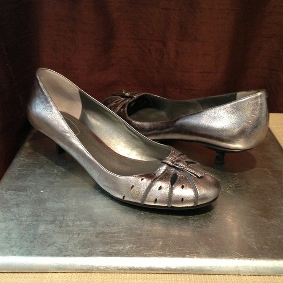 $ Reduced...Nine West silver leather mini heal.